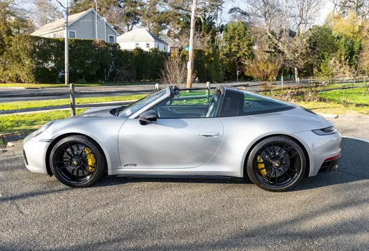 2022 Porsche 992 Targa 4 GTS - Image 4 of 6
