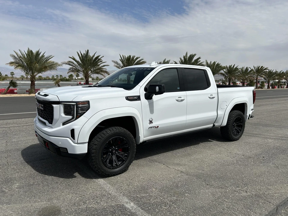 2023 GMC Sierra 5th Gen - Image 2 of 31