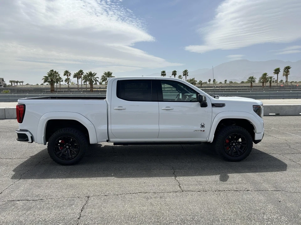 2023 GMC Sierra 5th Gen - Image 7 of 31