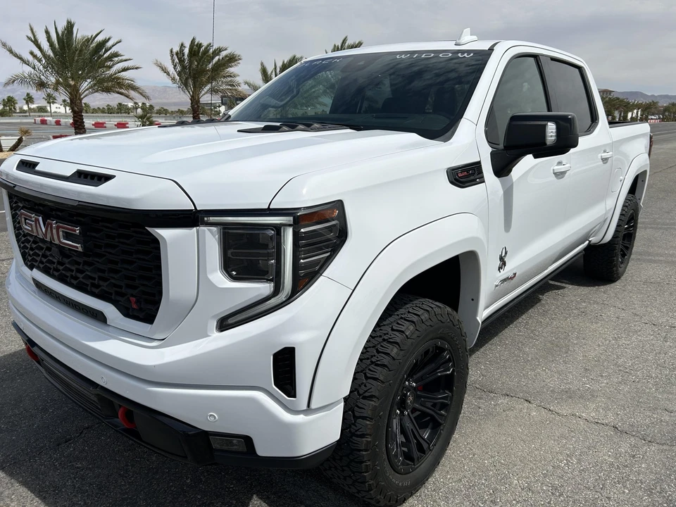 2023 GMC Sierra 5th Gen - Image 3 of 31