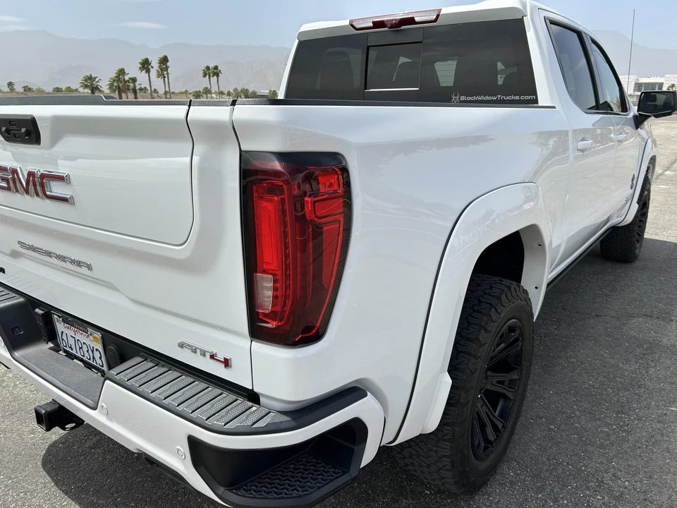 2023 GMC Sierra 5th Gen - Image 27 of 31