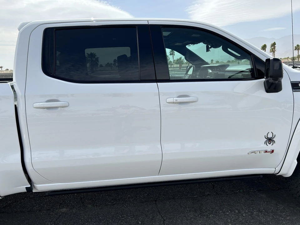2023 GMC Sierra 5th Gen - Image 25 of 31