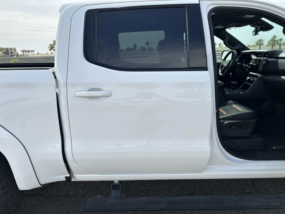 2023 GMC Sierra 5th Gen - Image 24 of 31
