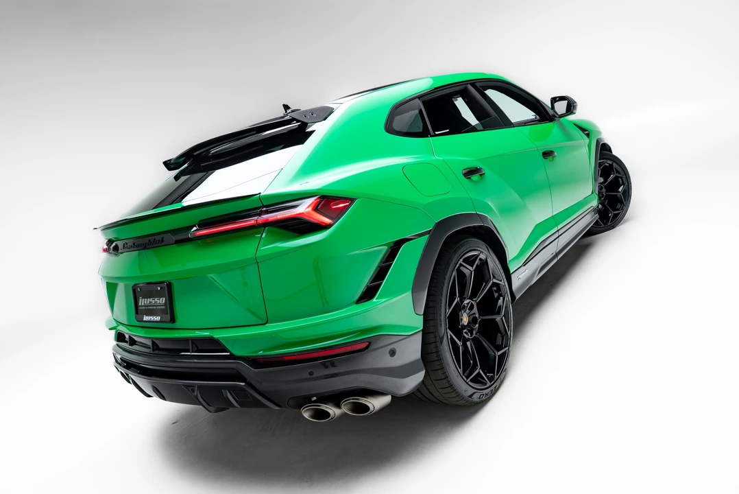2023 Lamborghini Urus Performante - Image 17 of 31