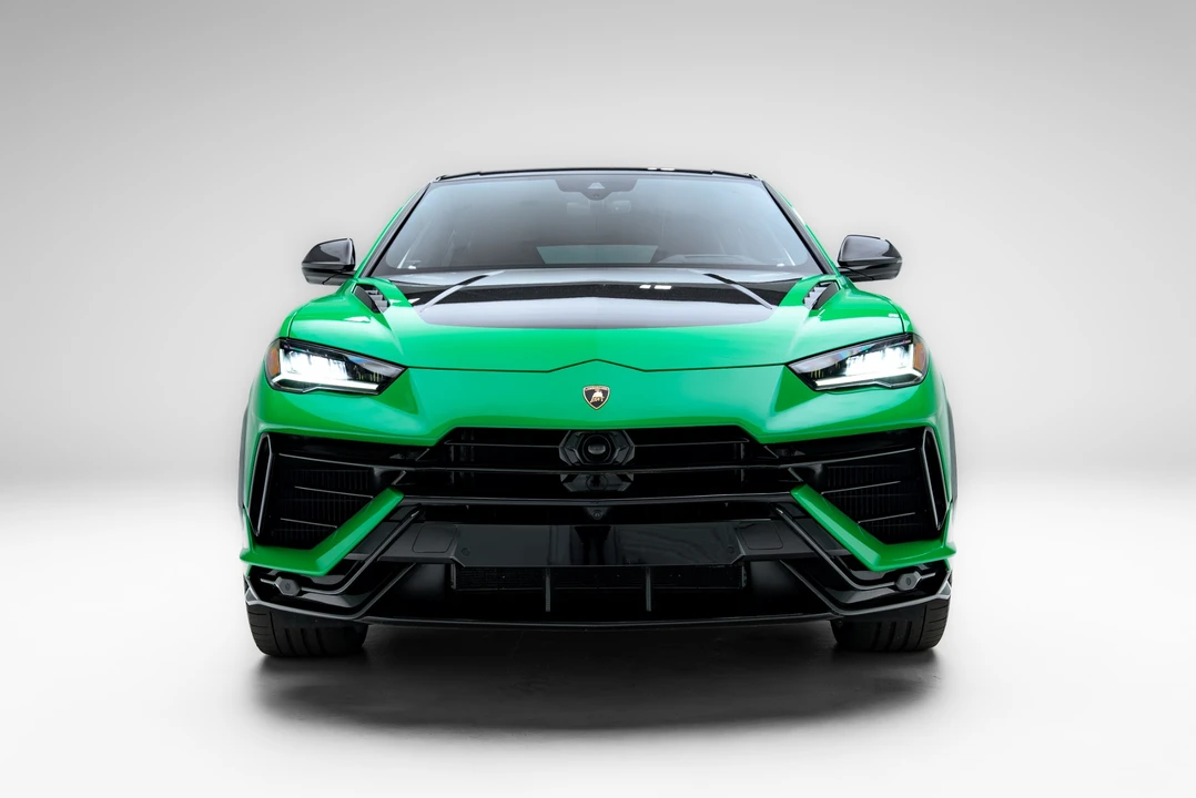 2023 Lamborghini Urus Performante - Image 7 of 31