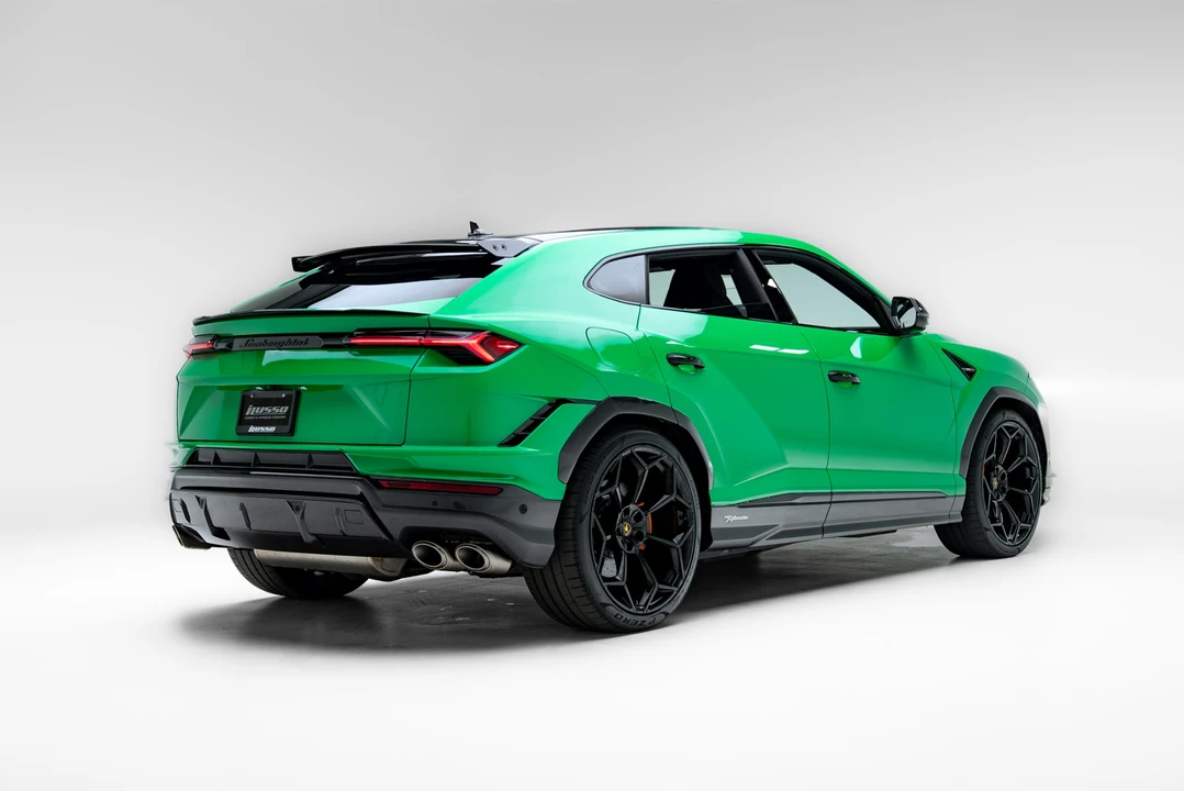 2023 Lamborghini Urus Performante - Image 16 of 31