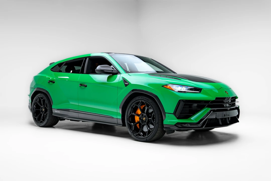 2023 Lamborghini Urus Performante - Image 13 of 31