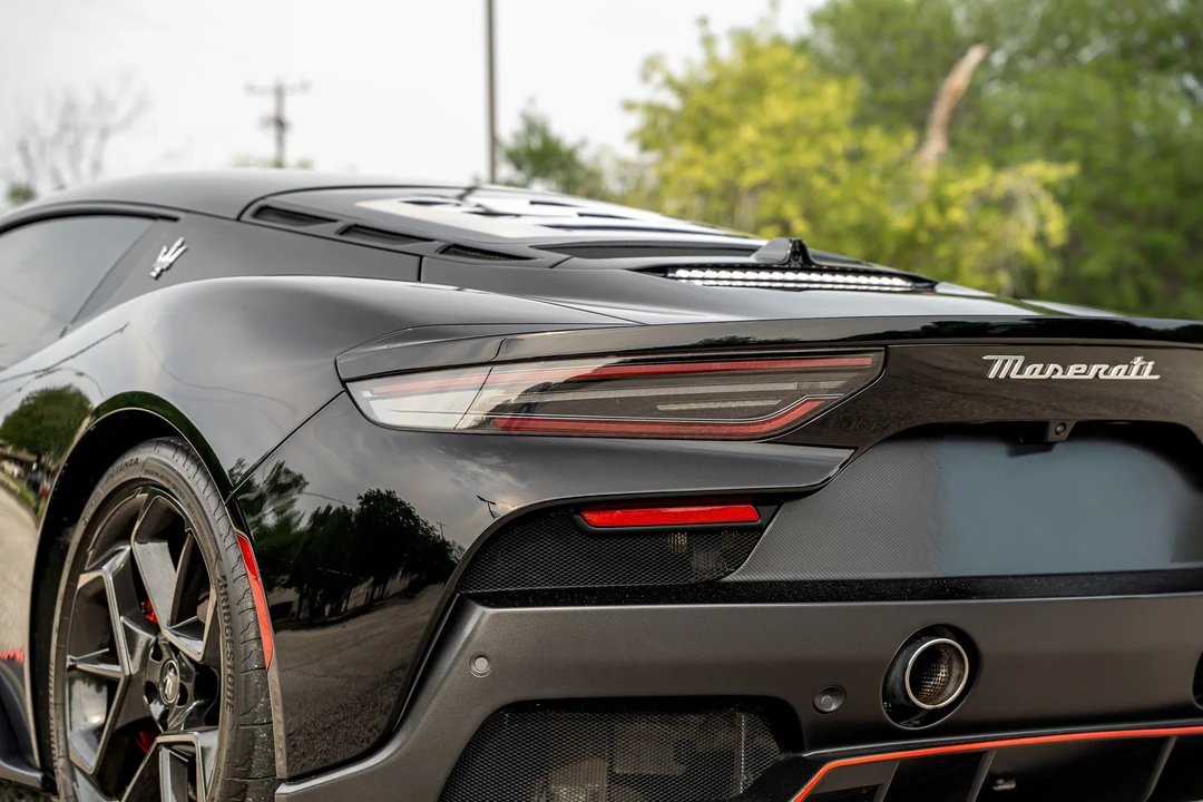 2023 Maserati MC20 - Image 11 of 31
