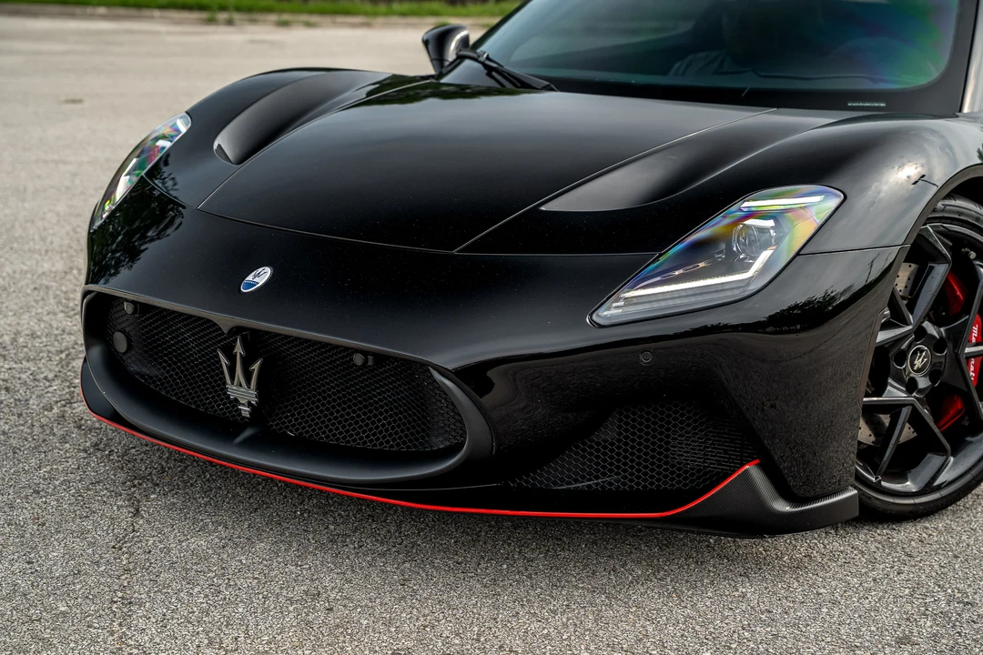 2023 Maserati MC20 - Image 8 of 31
