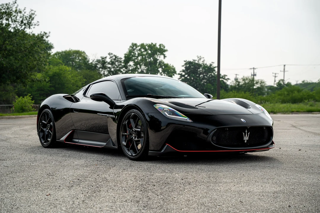2023 Maserati MC20 - Image 2 of 31