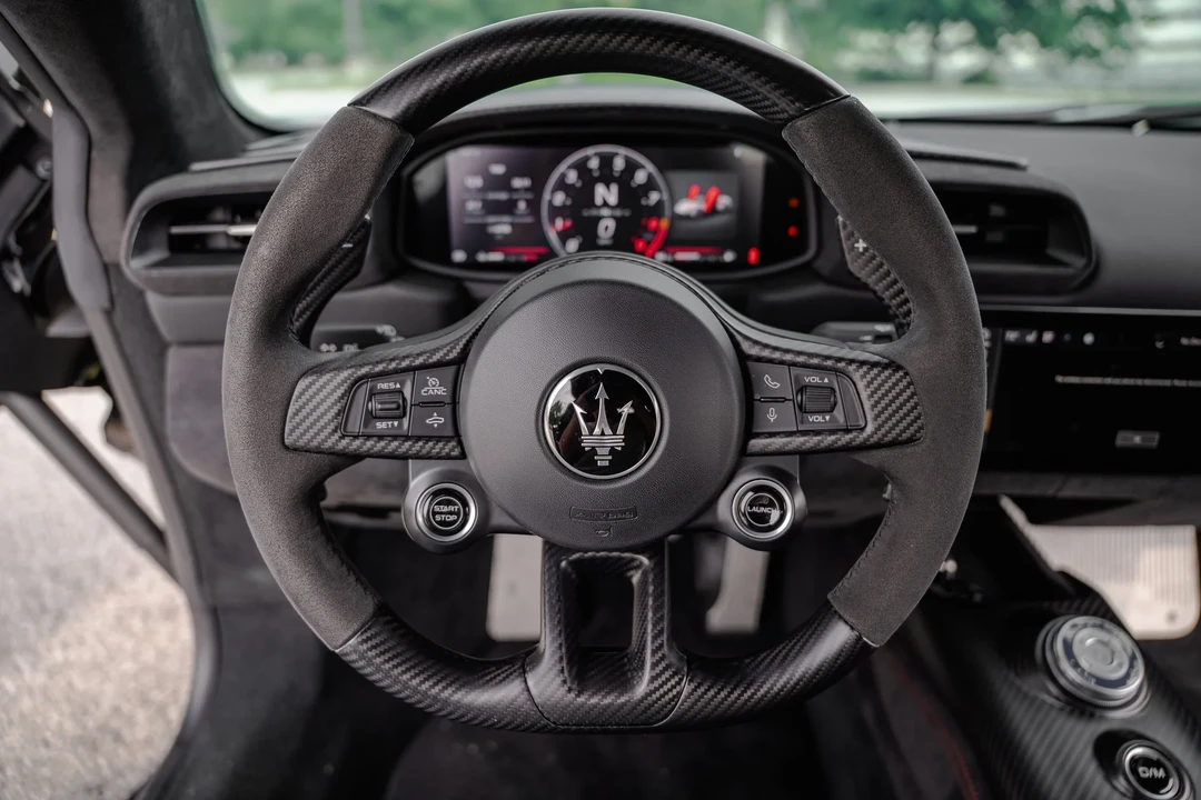 2023 Maserati MC20 - Image 18 of 31