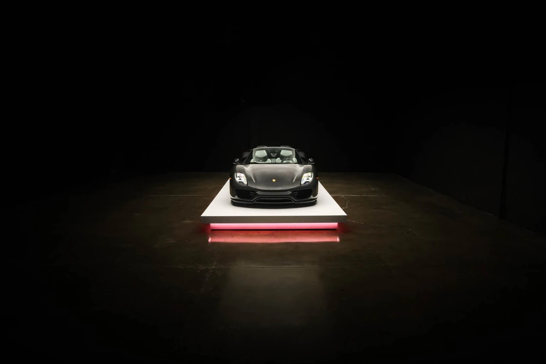 2015 Porsche 918 Spyder - Image 17 of 31