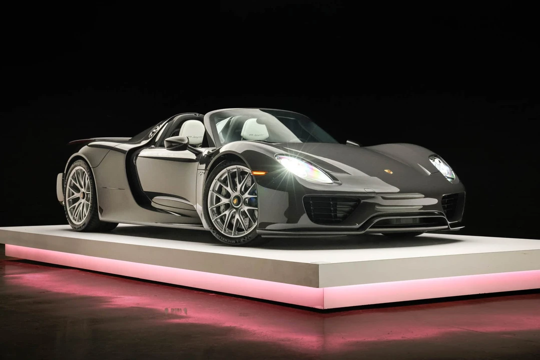 2015 Porsche 918 Spyder - Image 22 of 31