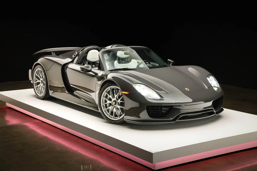 2015 Porsche 918 Spyder - Image 21 of 31