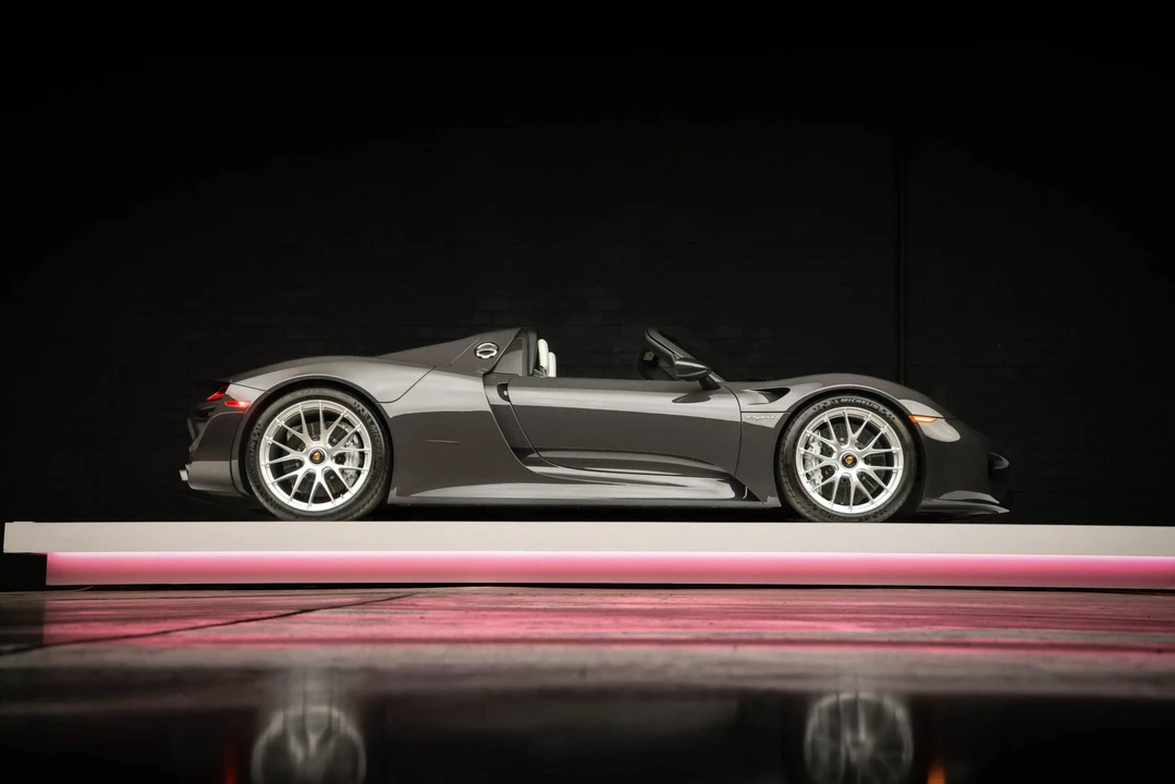 2015 Porsche 918 Spyder - Image 30 of 31
