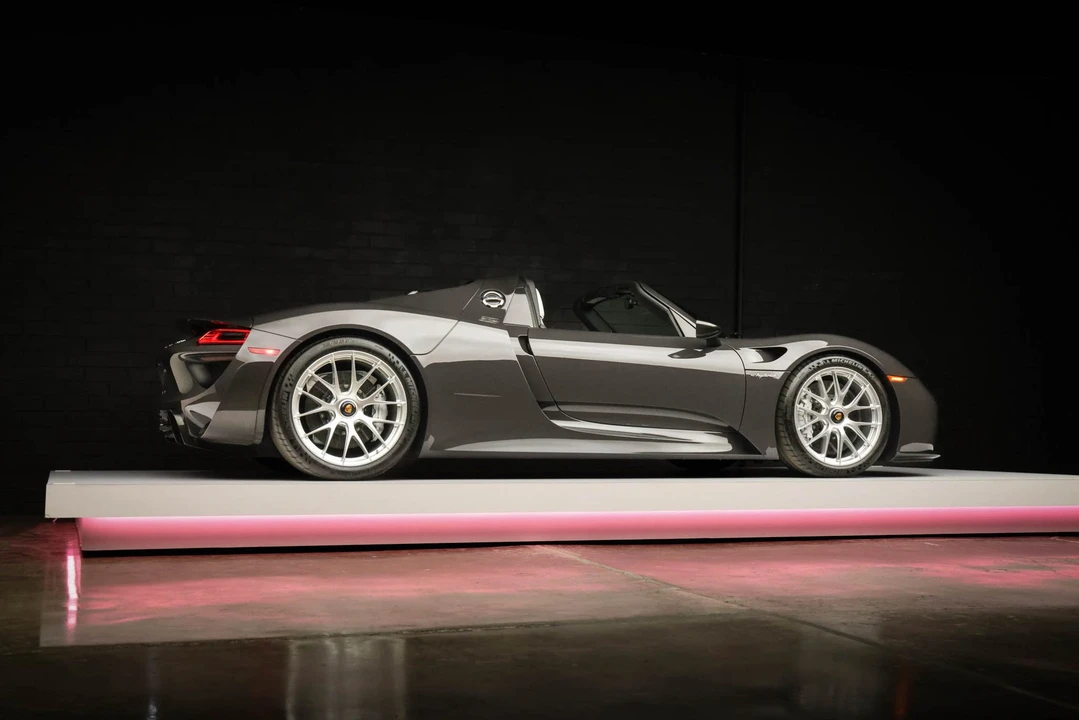 2015 Porsche 918 Spyder - Image 31 of 31
