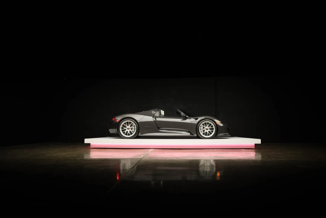 2015 Porsche 918 Spyder - Image 27 of 31