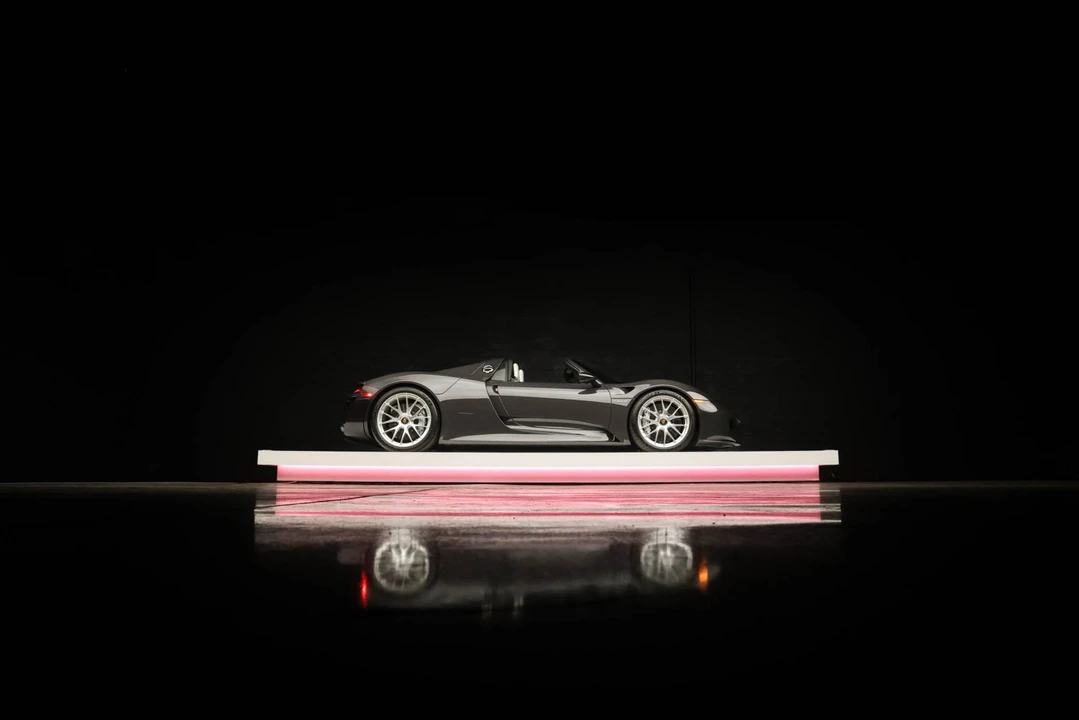 2015 Porsche 918 Spyder - Image 28 of 31