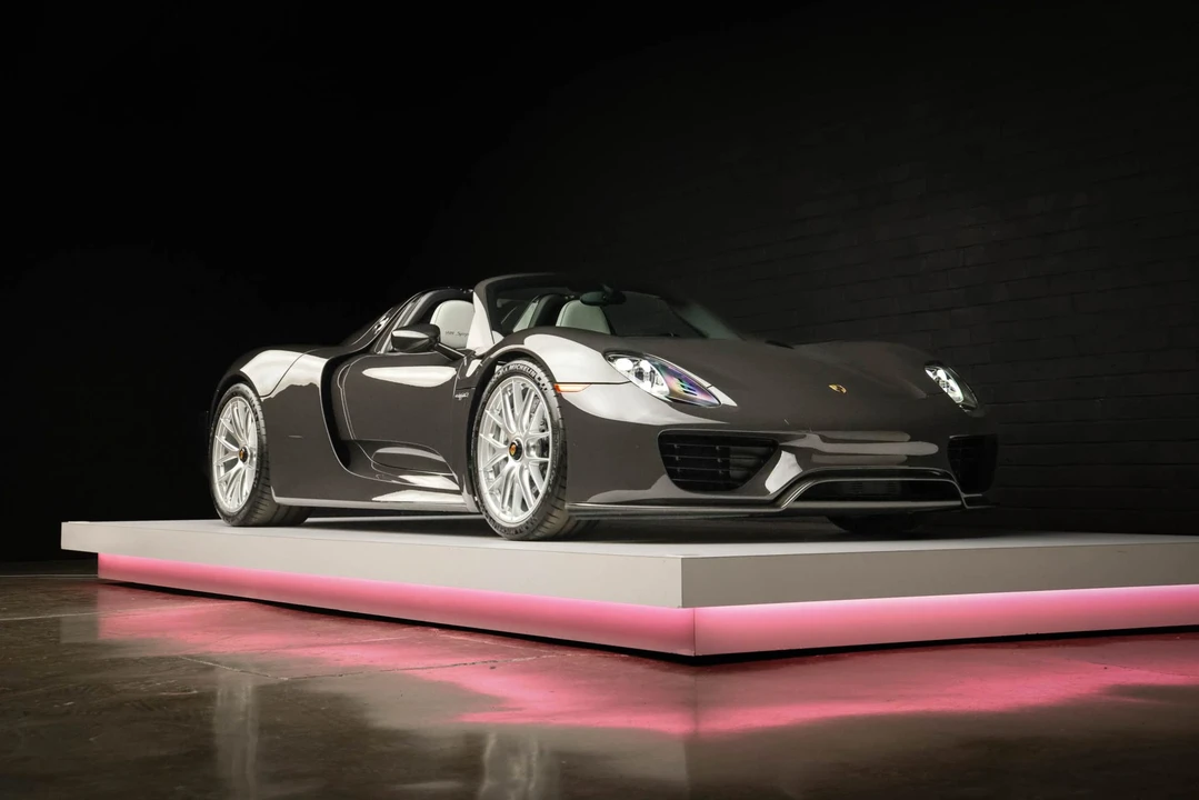 2015 Porsche 918 Spyder - Image 23 of 31