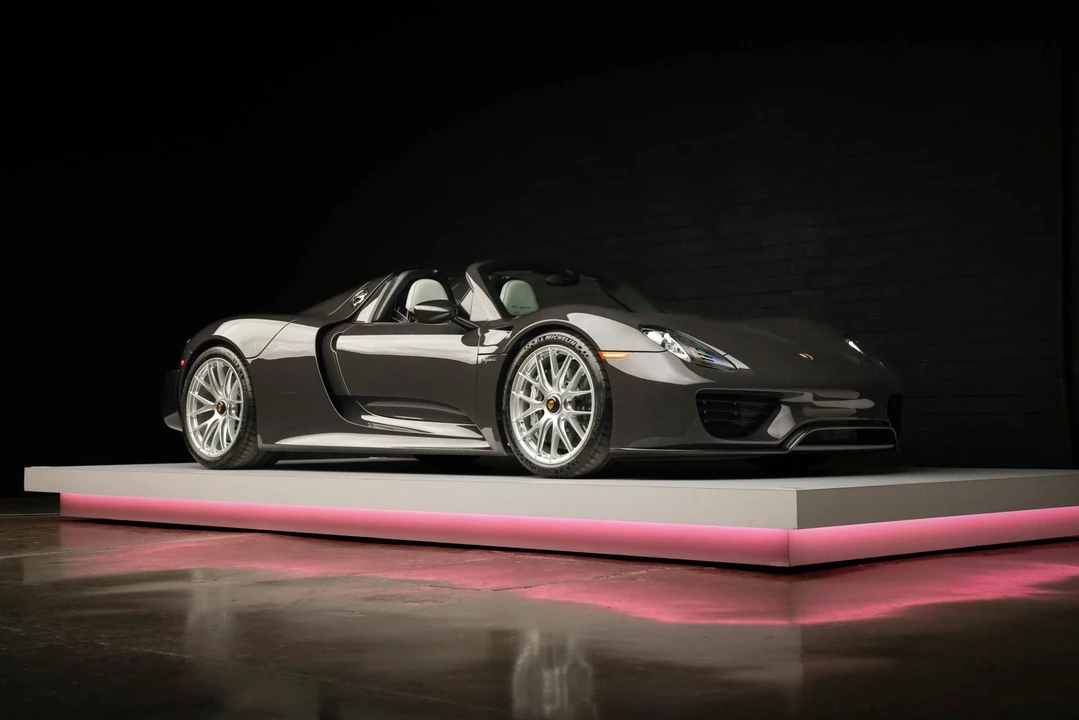 2015 Porsche 918 Spyder - Image 25 of 31