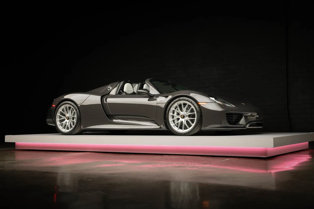 2015 Porsche 918 Spyder - Image 26 of 31