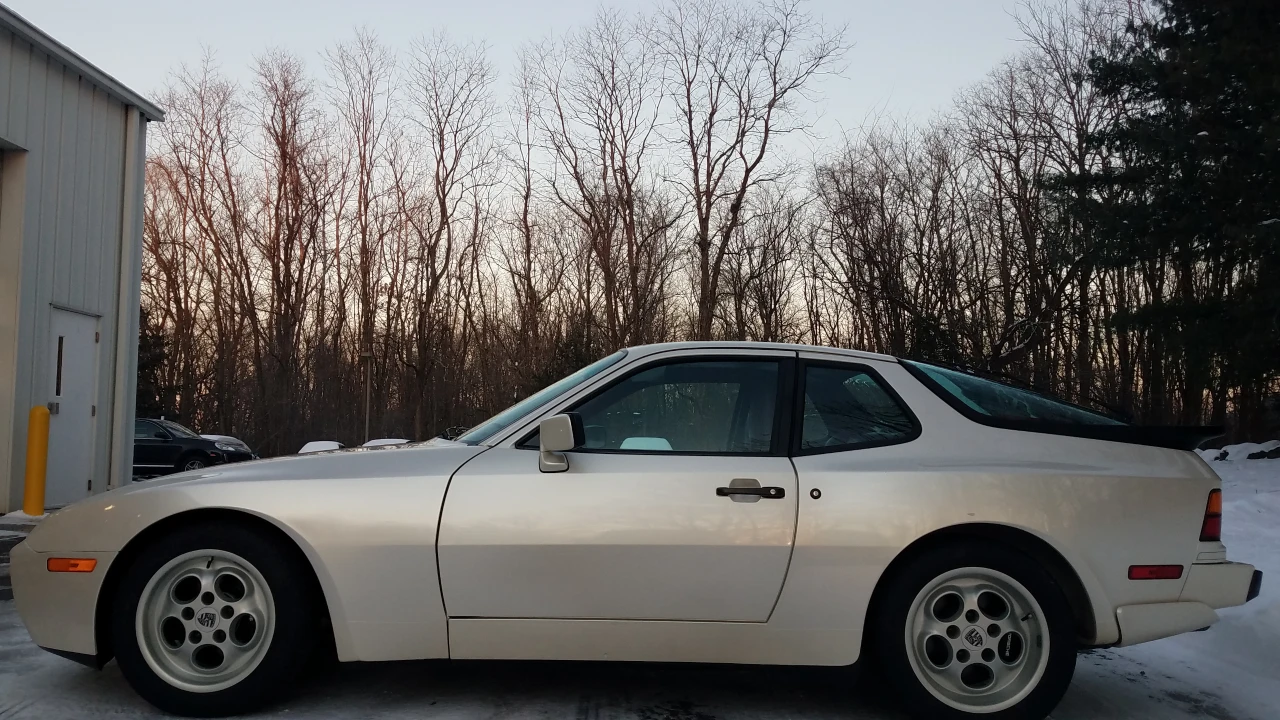 1986 Porsche 944 Turbo - Image 5 of 31