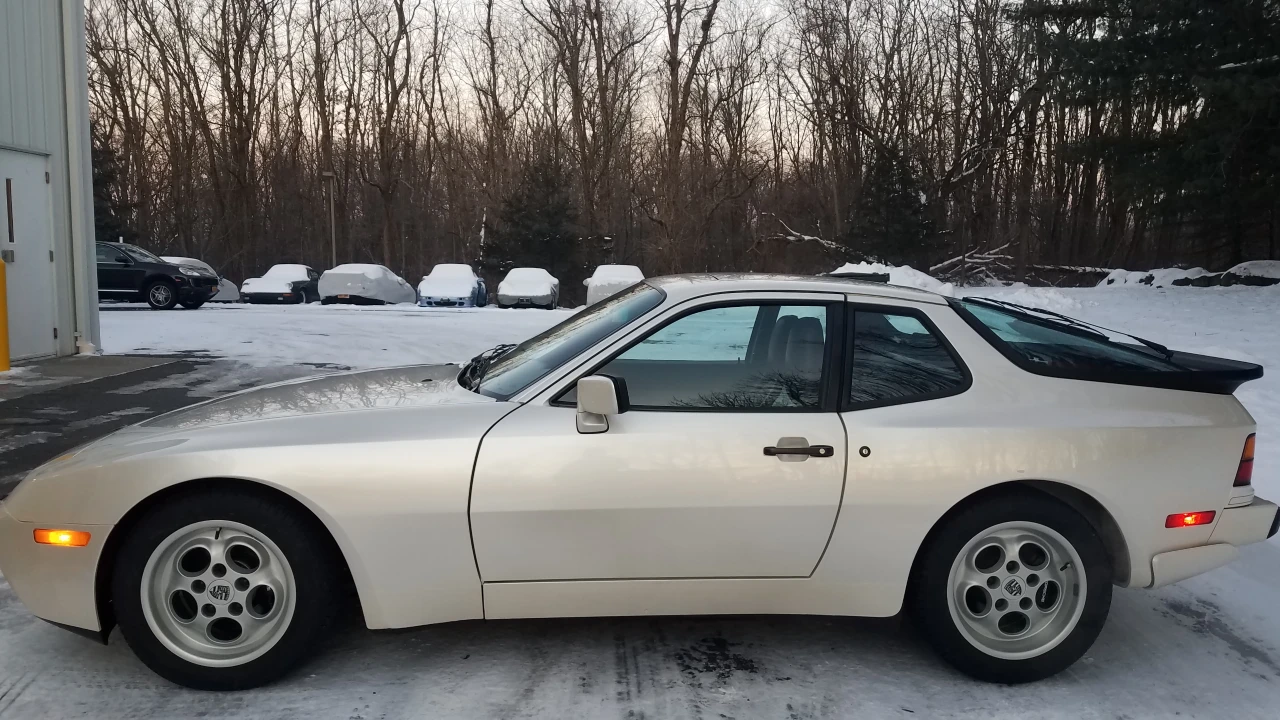 1986 Porsche 944 Turbo - Image 22 of 31