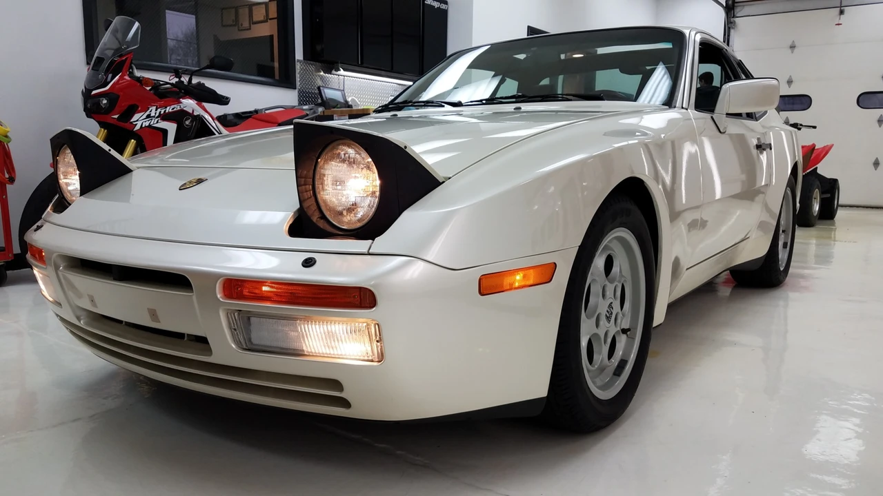 1986 Porsche 944 Turbo - Image 30 of 31