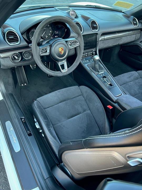 2021 Porsche 718 Boxster Spyder - Image 5 of 5