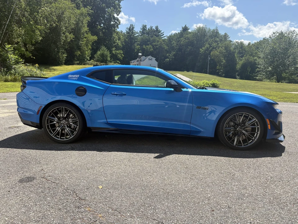 2024 Chevrolet Camaro ZL1 6th Gen - Image 13 of 31