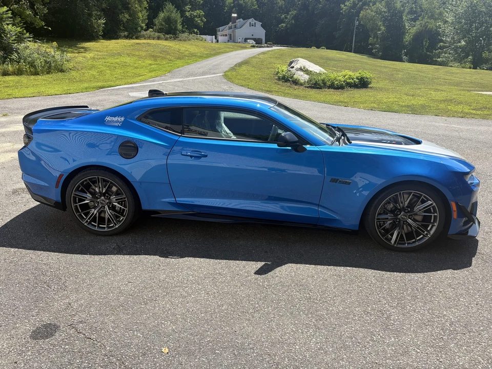 2024 Chevrolet Camaro ZL1 6th Gen - Image 12 of 31