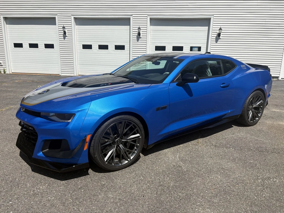 2024 Chevrolet Camaro ZL1 6th Gen - Image 24 of 31