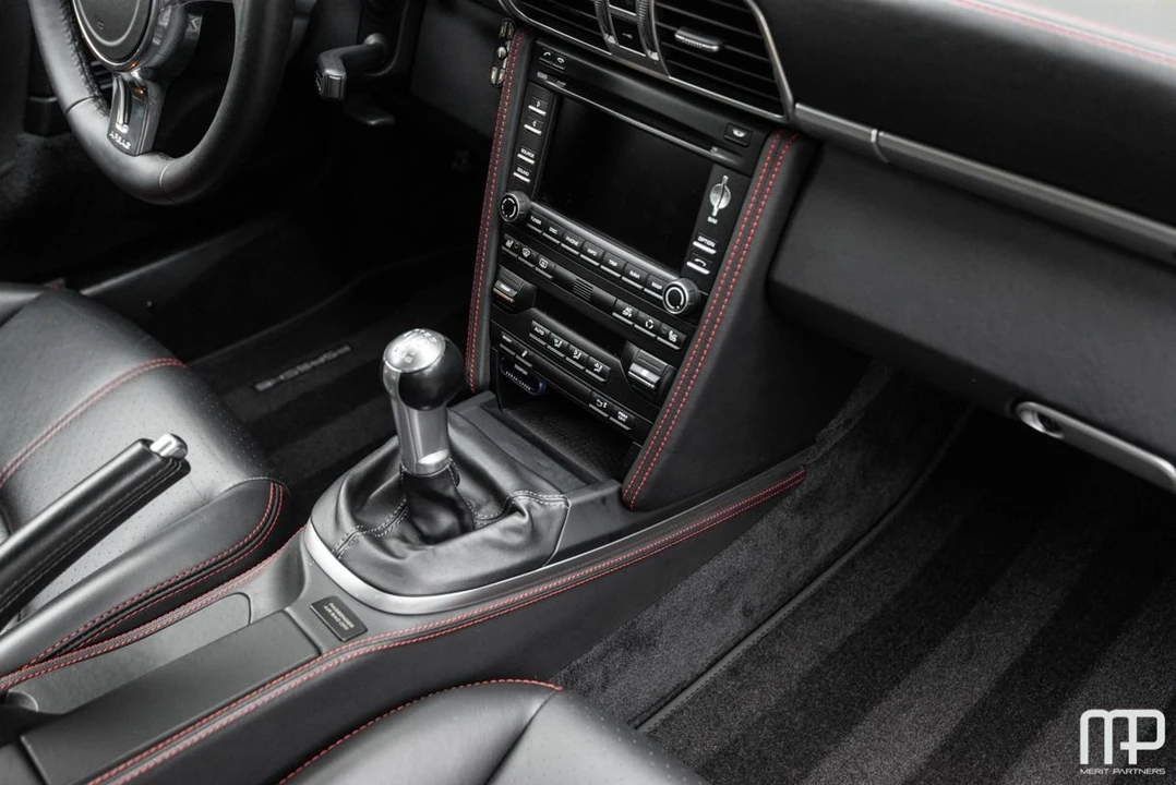 2011 Porsche 997 Turbo - Image 19 of 27