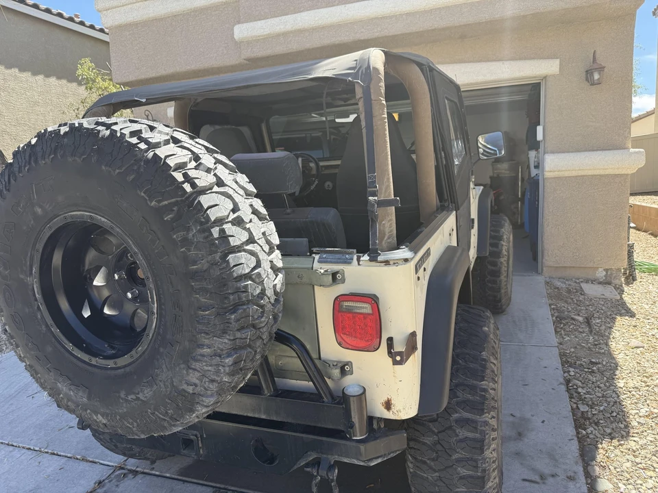 1987 Jeep YJ Wrangler - Image 15 of 31