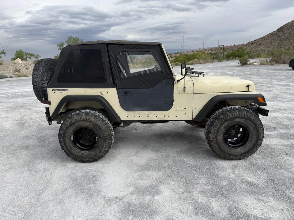 1987 Jeep YJ Wrangler - Image 5 of 31