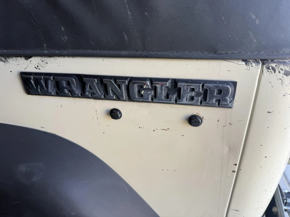 1987 Jeep YJ Wrangler - Image 13 of 31