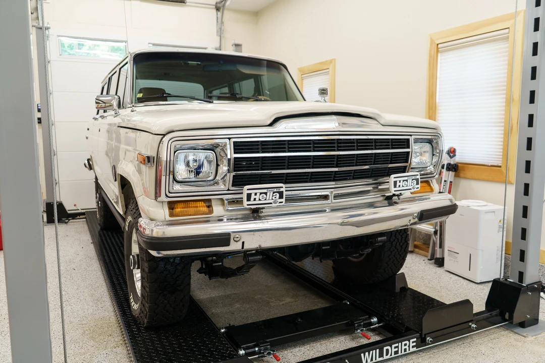 1987 Jeep SJ Grand Wagoneer - Image 16 of 31