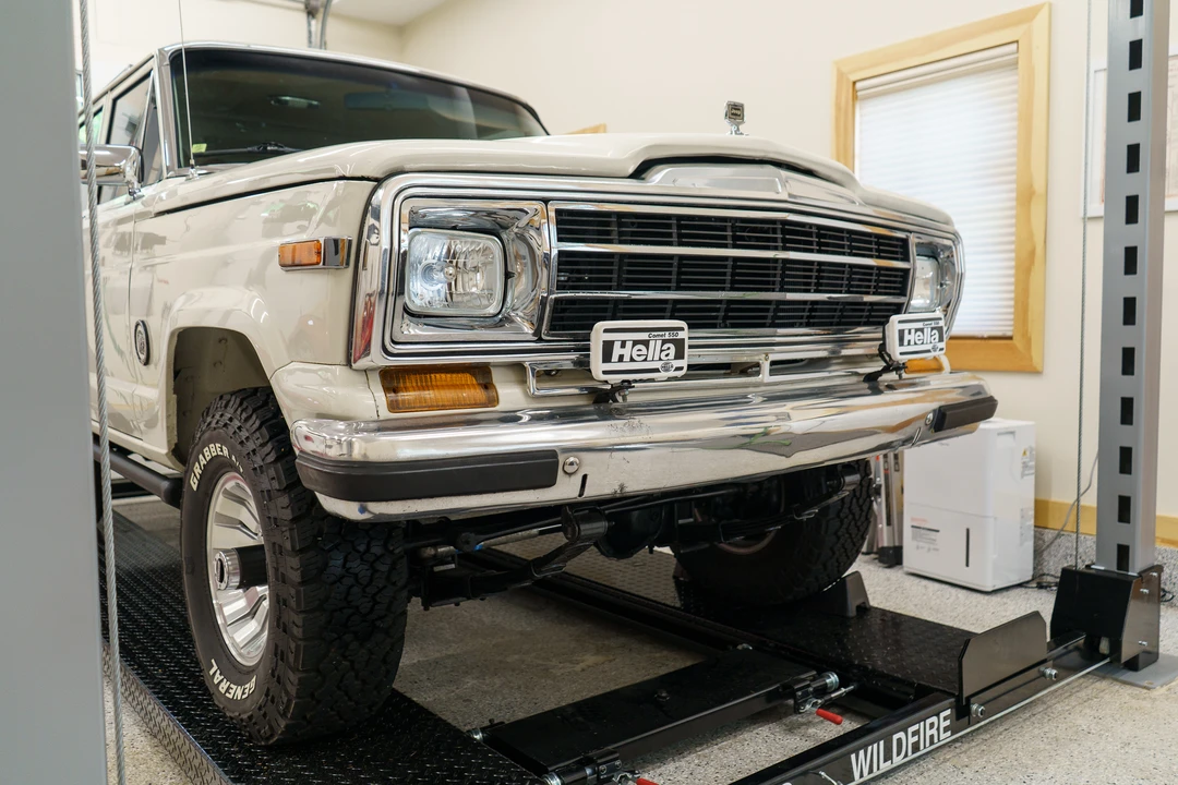 1987 Jeep SJ Grand Wagoneer - Image 18 of 31