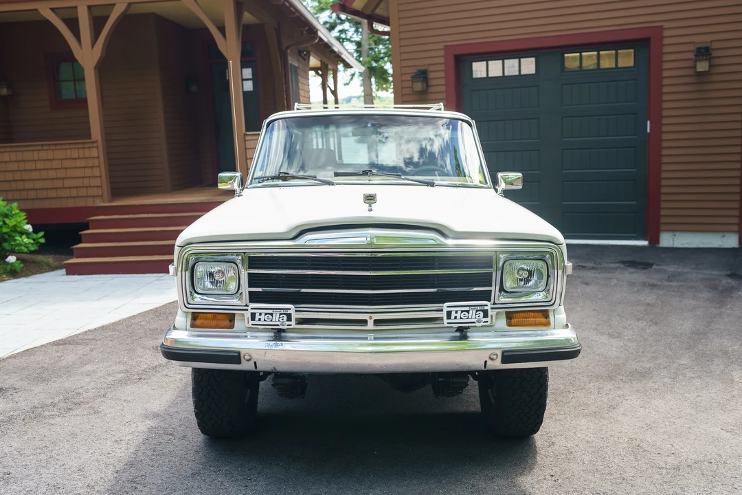 1987 Jeep SJ Grand Wagoneer - Image 5 of 31