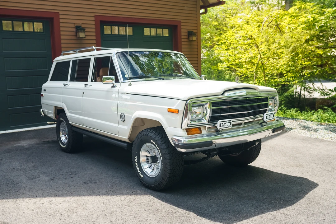 1987 Jeep SJ Grand Wagoneer - Image 2 of 31