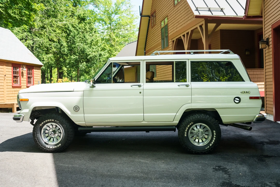 1987 Jeep SJ Grand Wagoneer - Image 8 of 31