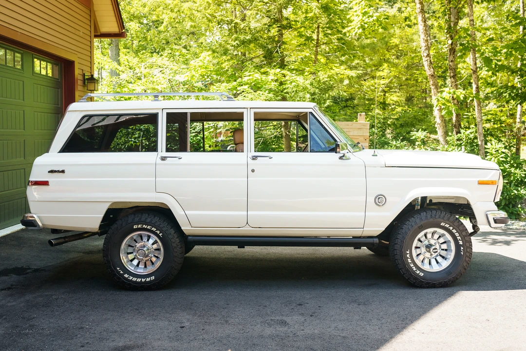 1987 Jeep SJ Grand Wagoneer - Image 10 of 31