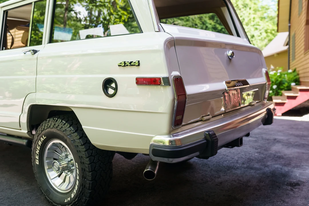 1987 Jeep SJ Grand Wagoneer - Image 22 of 31