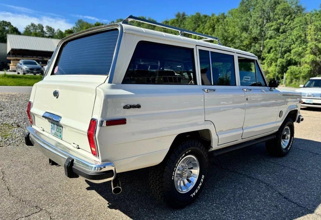1987 Jeep SJ Grand Wagoneer - Image 14 of 31