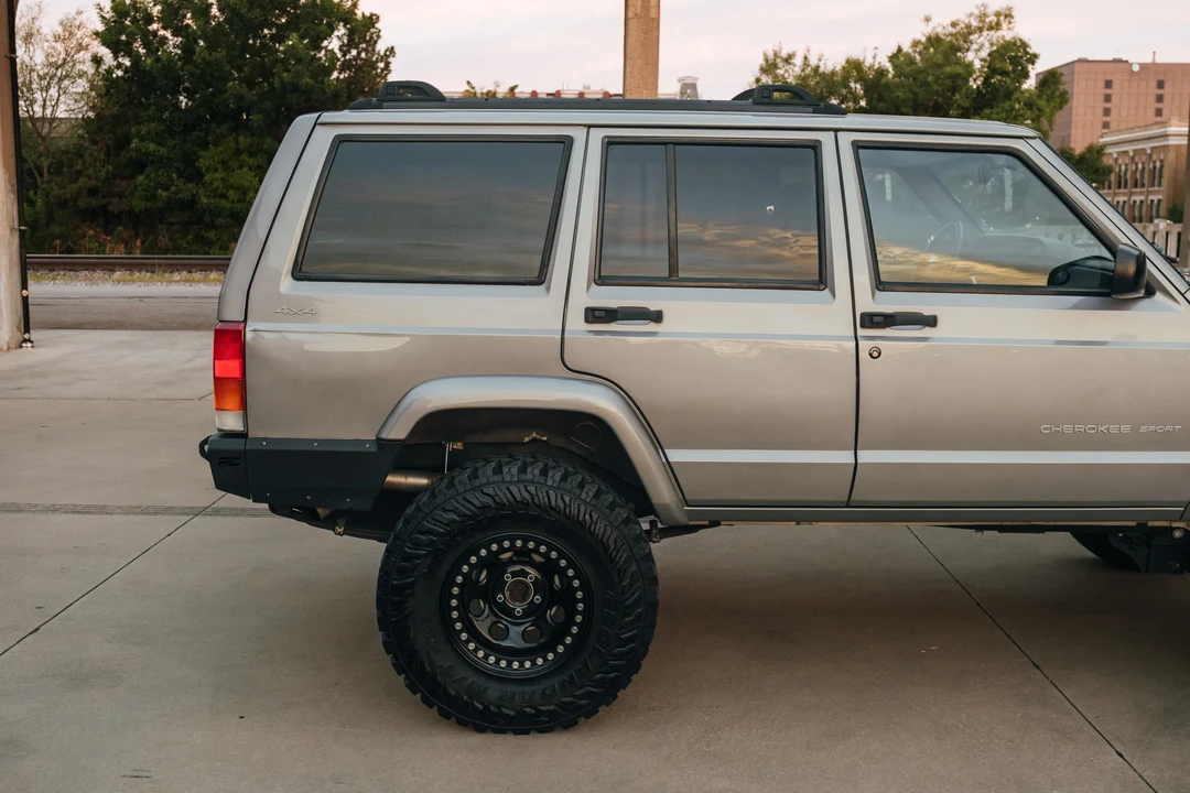 2000 Jeep XJ Cherokee - Image 16 of 31