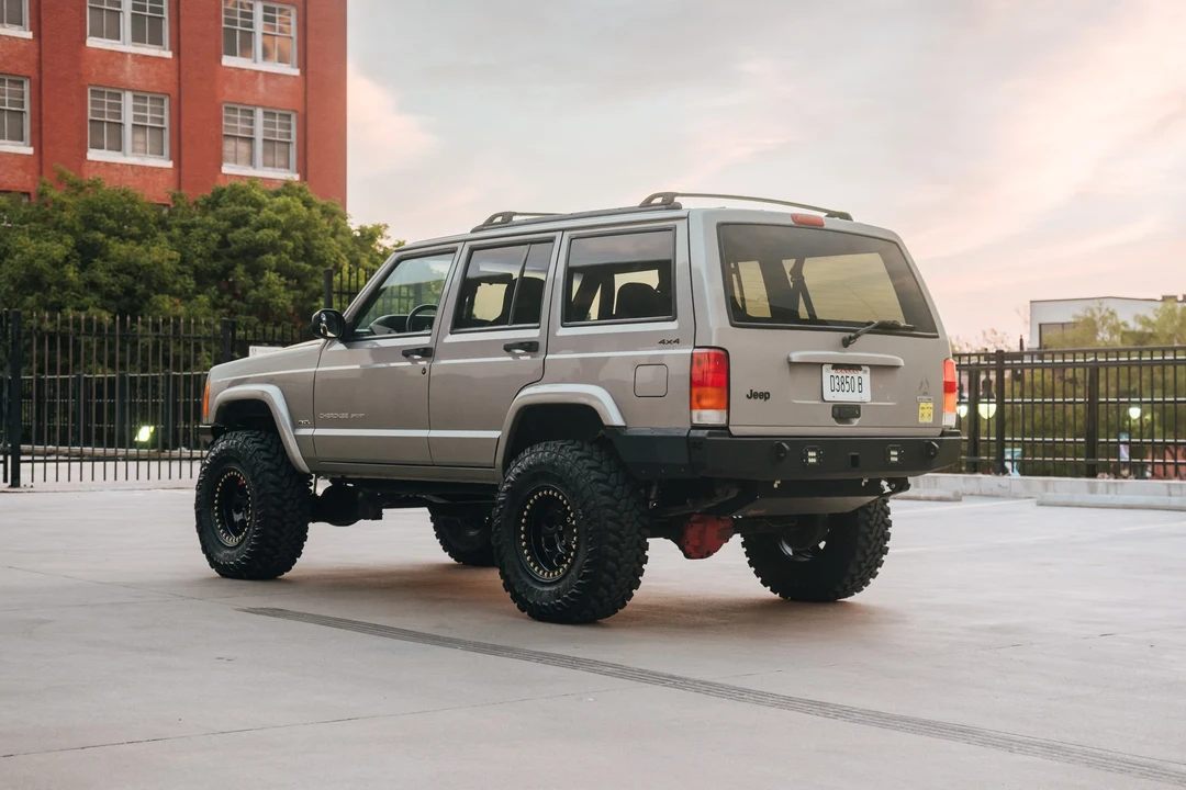 2000 Jeep XJ Cherokee - Image 12 of 31