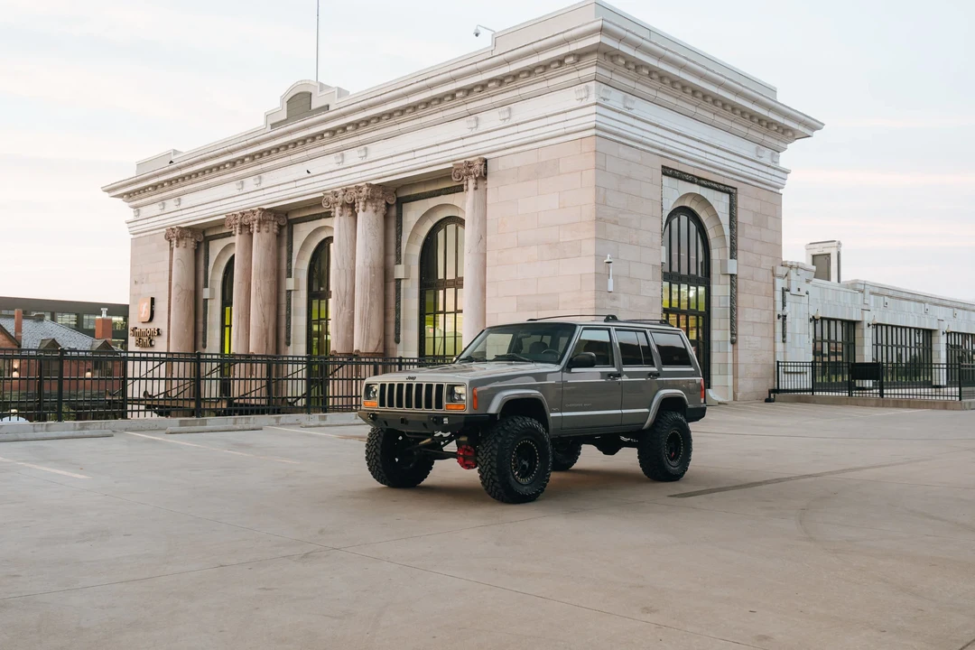2000 Jeep XJ Cherokee - Image 7 of 31