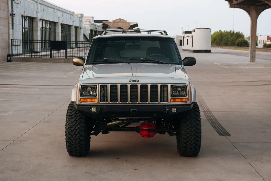 2000 Jeep XJ Cherokee - Image 4 of 31