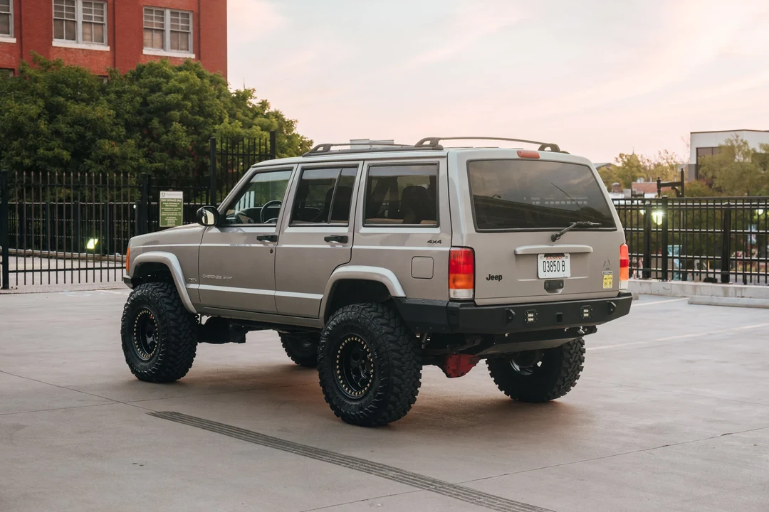 2000 Jeep XJ Cherokee - Image 11 of 31