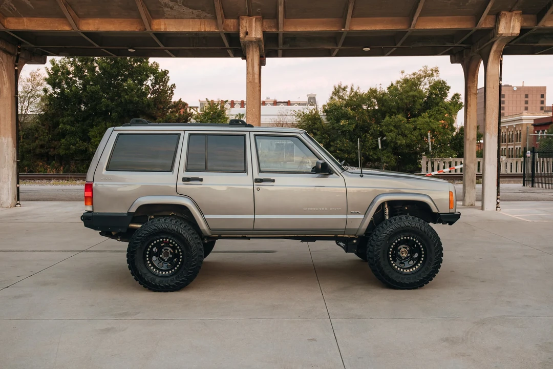 2000 Jeep XJ Cherokee - Image 17 of 31